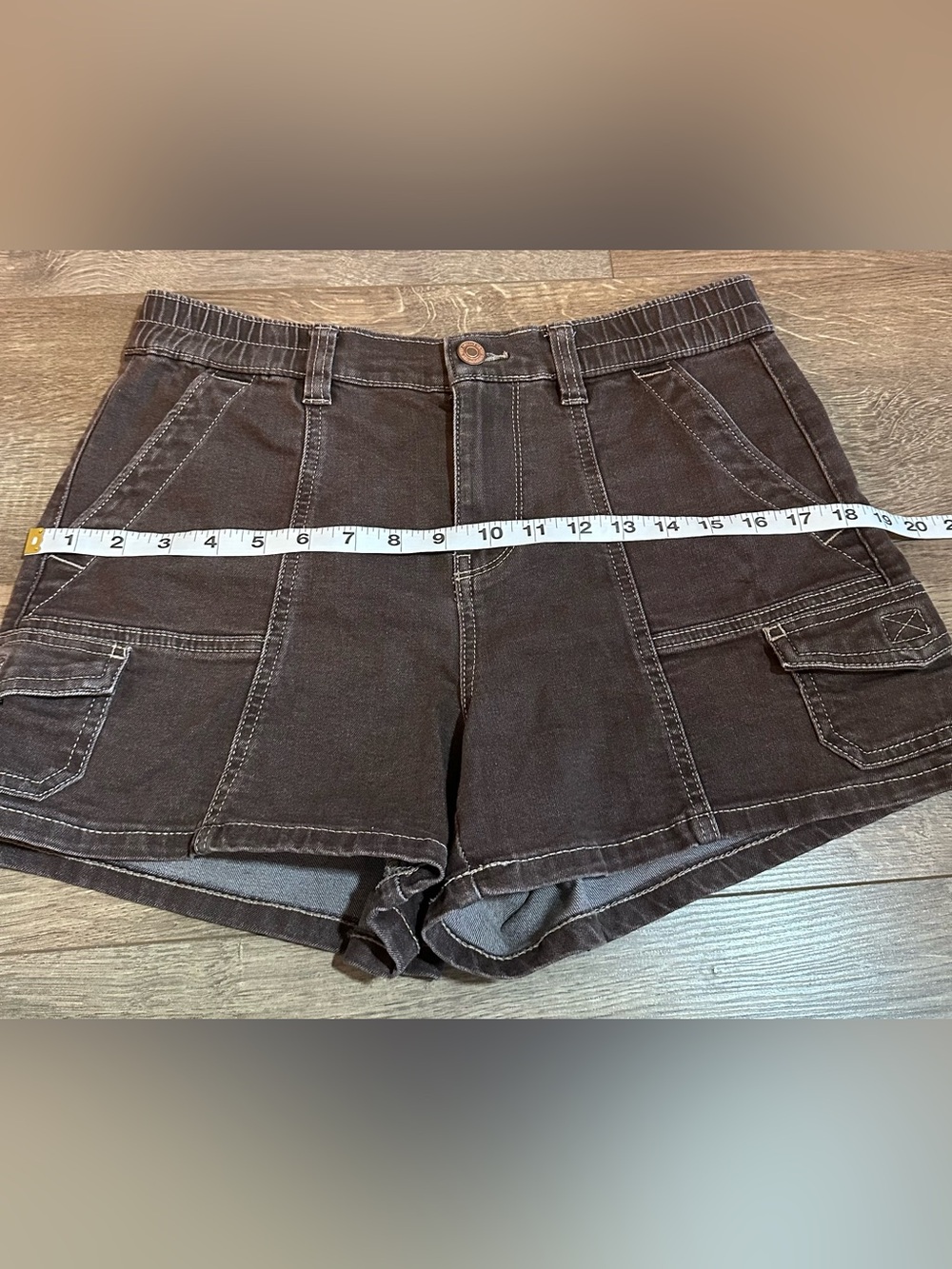Dark Brown Cargo Shorts Size Small - Picture 6 of 10